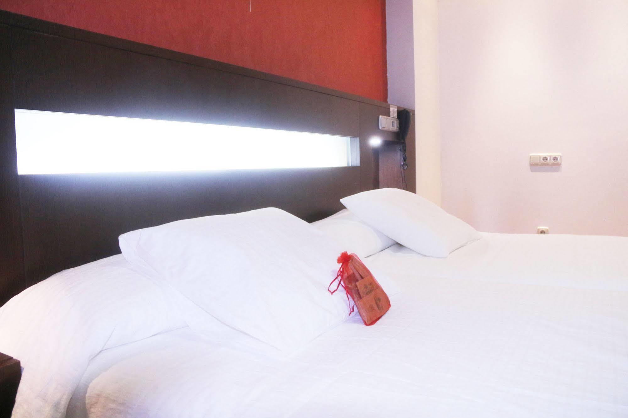 Hotel La Cantuena (Adults Only) Fuenlabrada Eksteriør bilde
