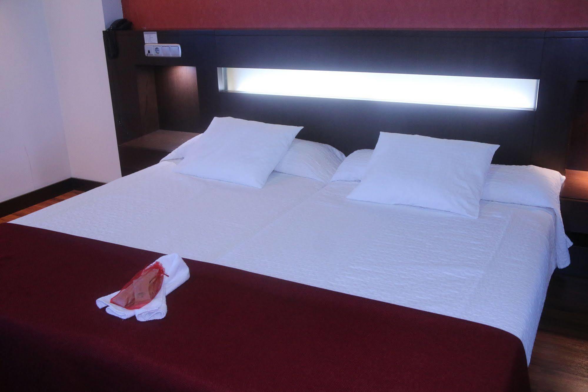 Hotel La Cantuena (Adults Only) Fuenlabrada Eksteriør bilde